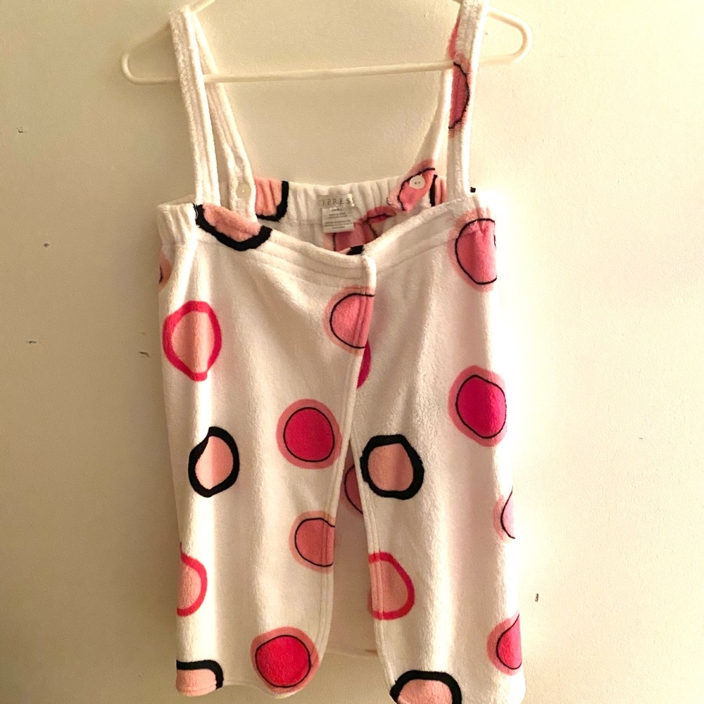 Cute little terry cloth cover up or bath wrap. Polka dot, made by Cypress.